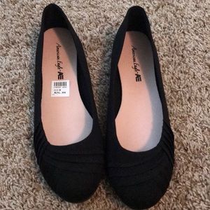 NEW: Women’s Black Flats